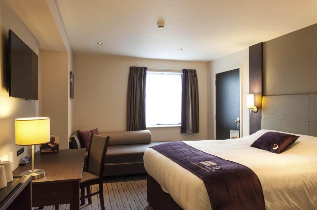 Premier Inn London Croydon West - Purley A23 الغرفة الصورة