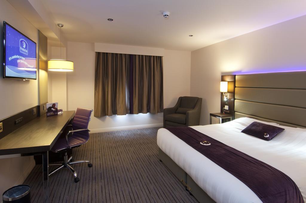 Premier Inn London Croydon West - Purley A23 الغرفة الصورة