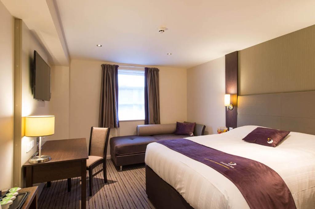 Premier Inn London Croydon West - Purley A23 الغرفة الصورة