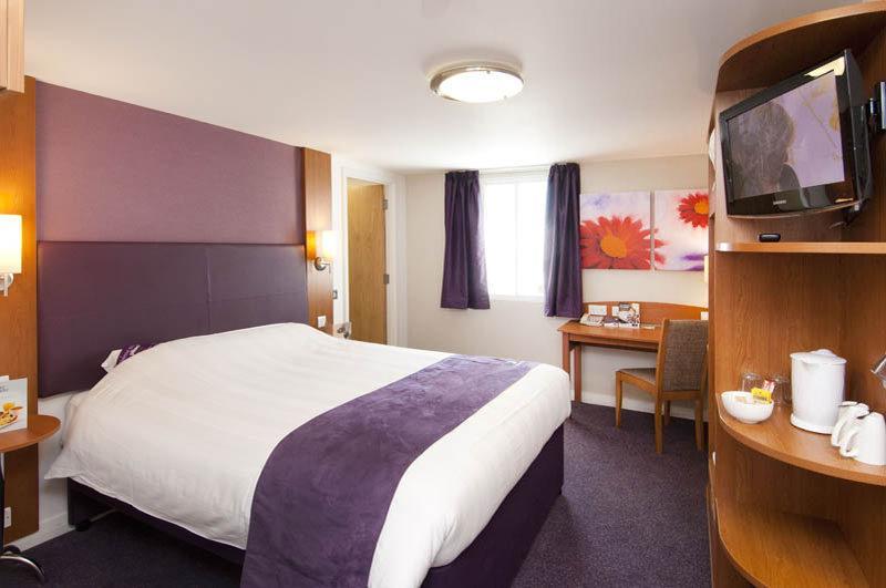 Premier Inn London Croydon West - Purley A23 المظهر الخارجي الصورة