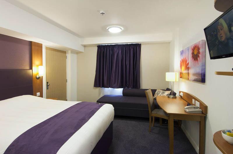 Premier Inn London Croydon West - Purley A23 المظهر الخارجي الصورة